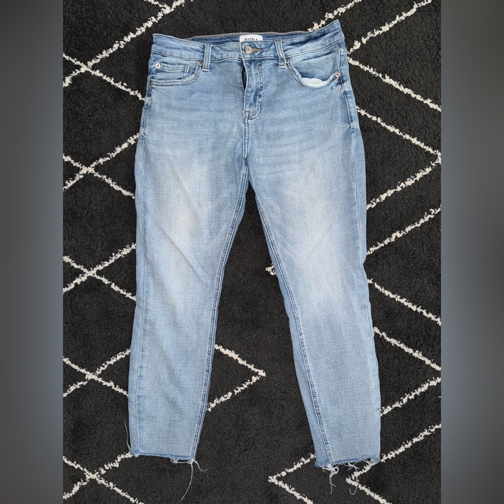 ⚽️3/$45 
Pistola distressed hem jeans